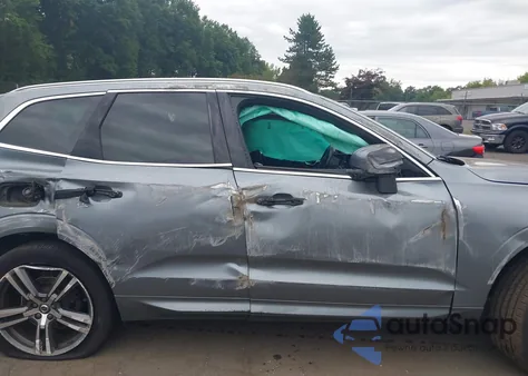 2018 Volvo Xc60 T5 Momentum из США, поврежденный, VIN LYV102RK5JB106114